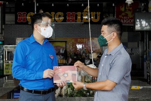 Trung ương Đoàn TNCS Hồ Chí Minh hỗ trợ khó khăn cho các hộ kinh doanh nhỏ tại Thành phố Hồ Chí Minh
